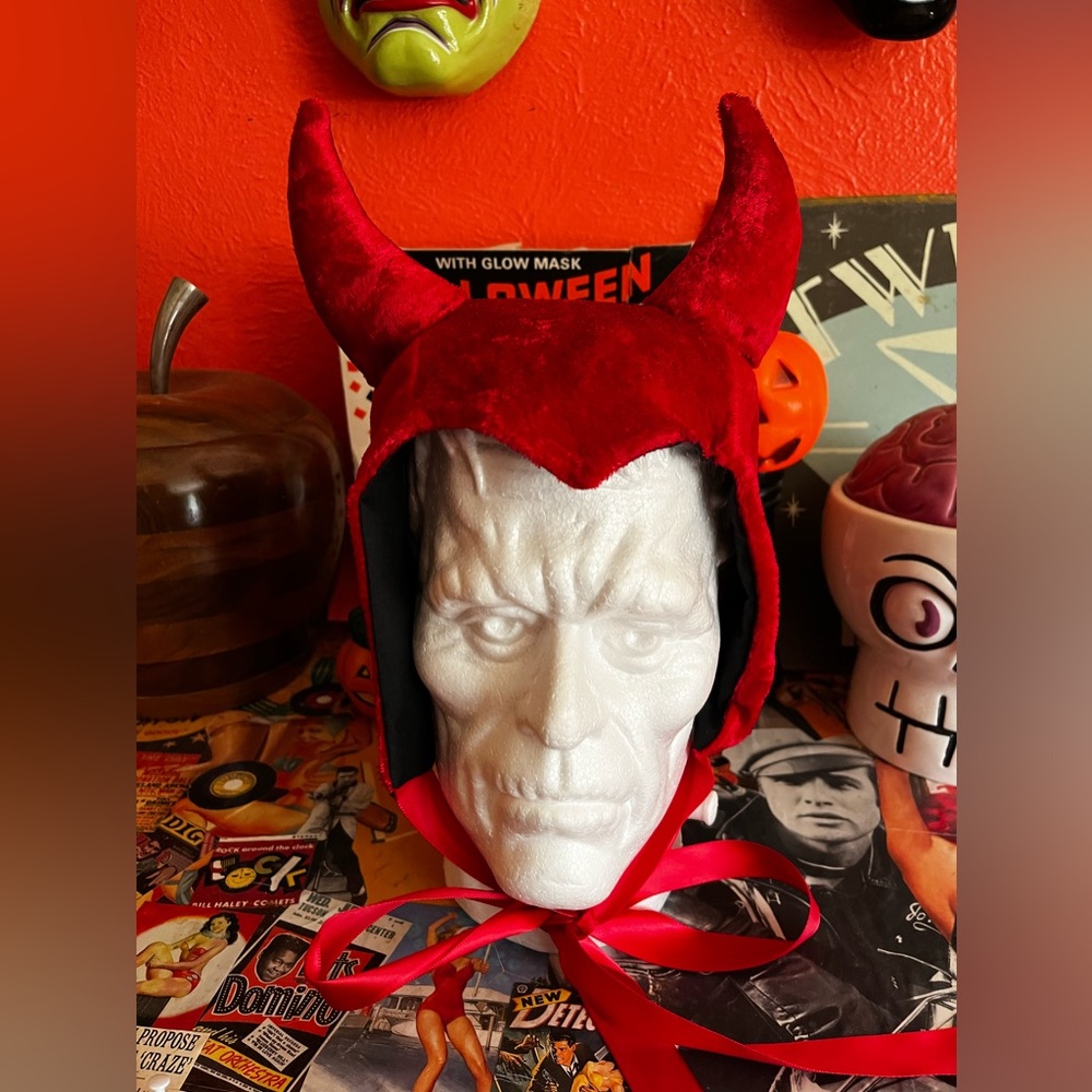 Red Penne Velvet Devil Bonnet *imperfect*